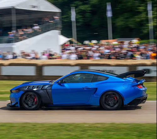 GTD style Ford Mustang Carbon fiber Fenders fits 2024+